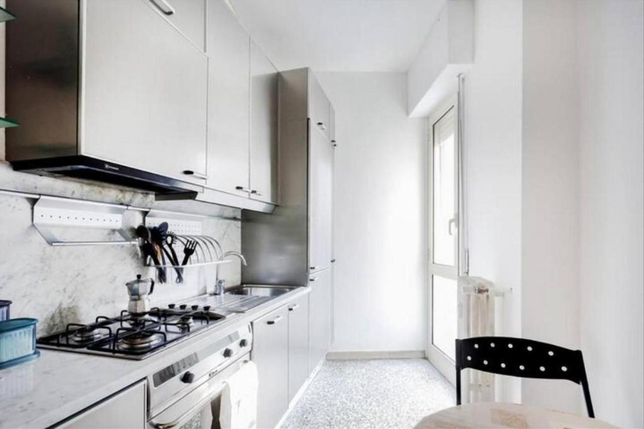 Porta Romana Comfortable Flat con Balcone Milán Exterior foto